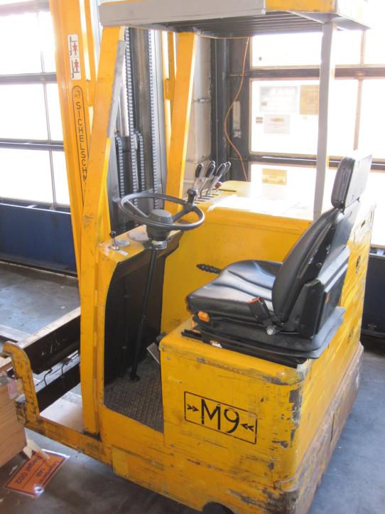 Gepflegte Flurförderfahrzeuge-1